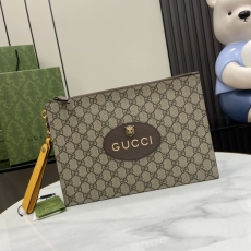 Gucci Clutch Bags